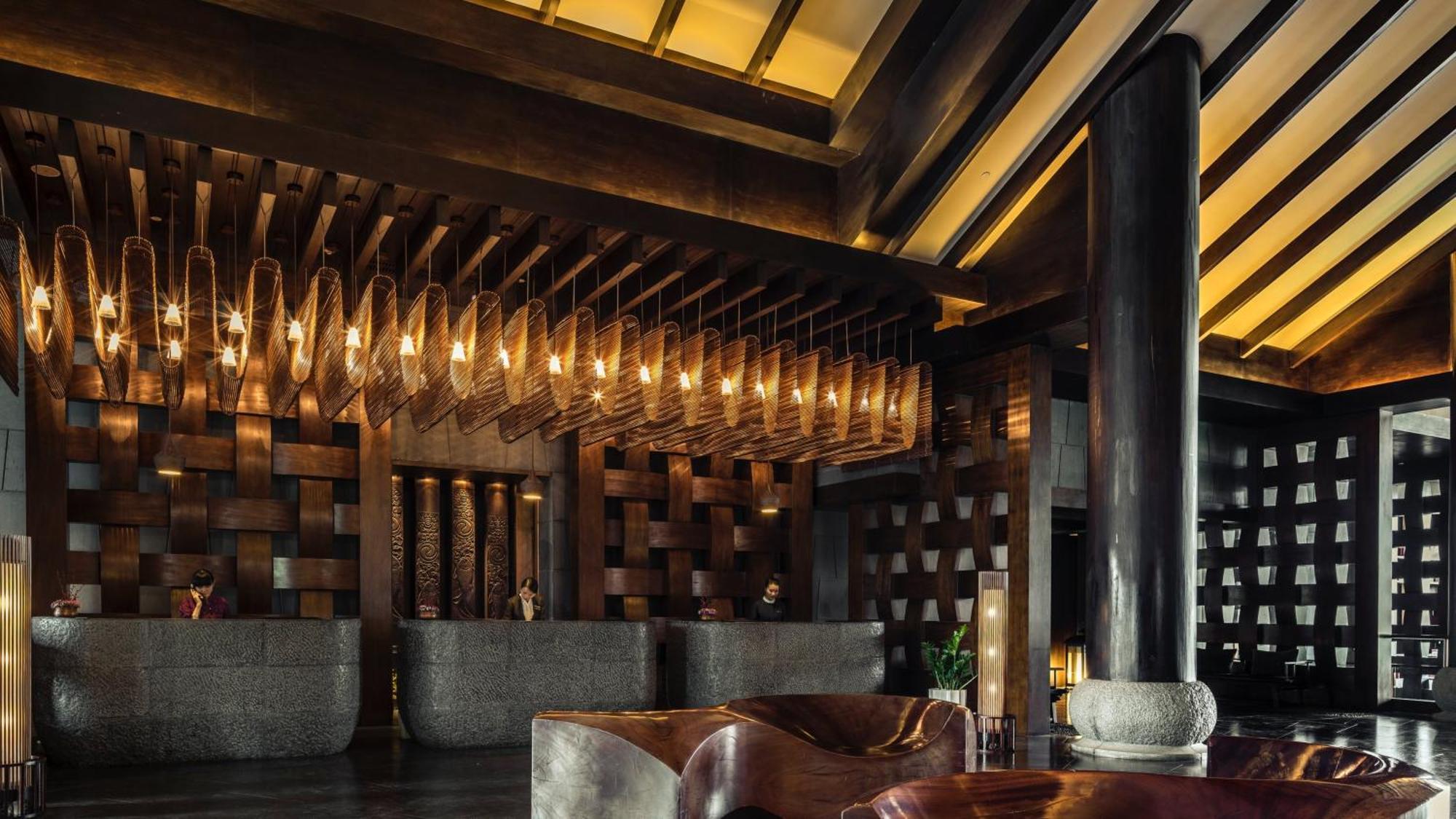 クラウンプラザ 麗江 エインシェント タウン 麗江市 エクステリア 写真
